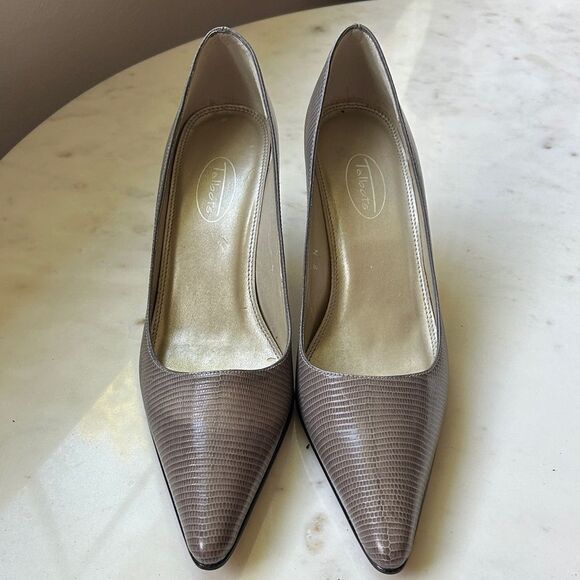 Talbots Taupe gray Textured leather  Heels 8N - Picture 2 of 7